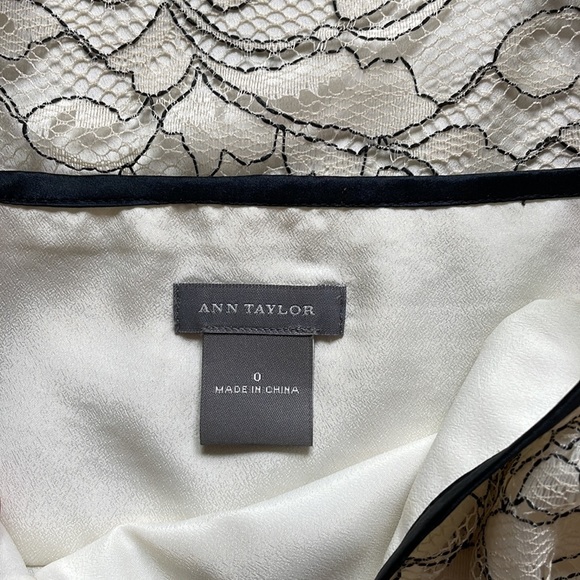Ann Taylor Lace Top - Picture 4 of 4